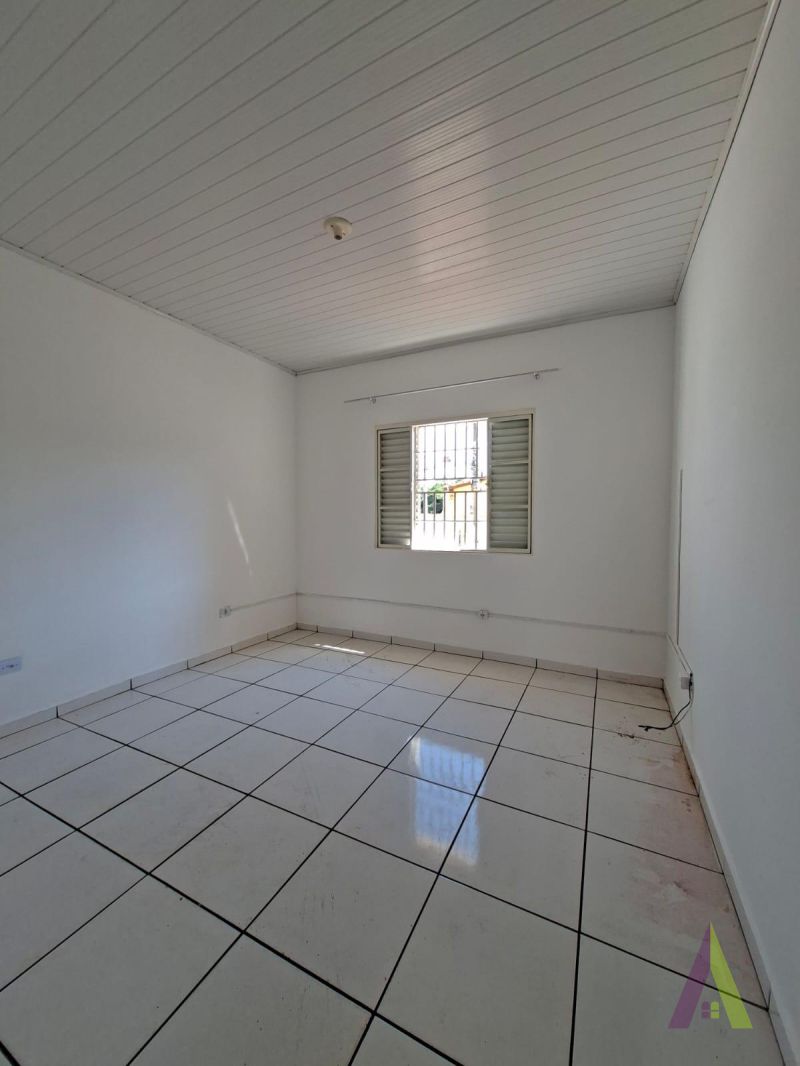 Casa Térrea em Bairro Tradicional de São Roque! 