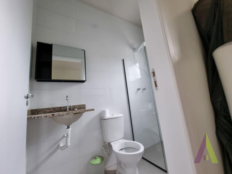 Sobrado Novo em Condomínio Fechado de São Roque! 