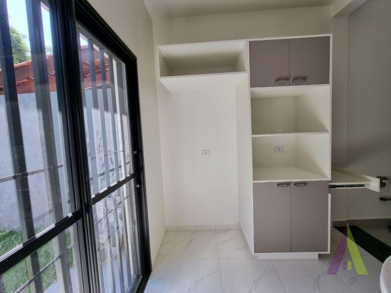 Sobrado Novo em Condomínio Fechado de São Roque! 