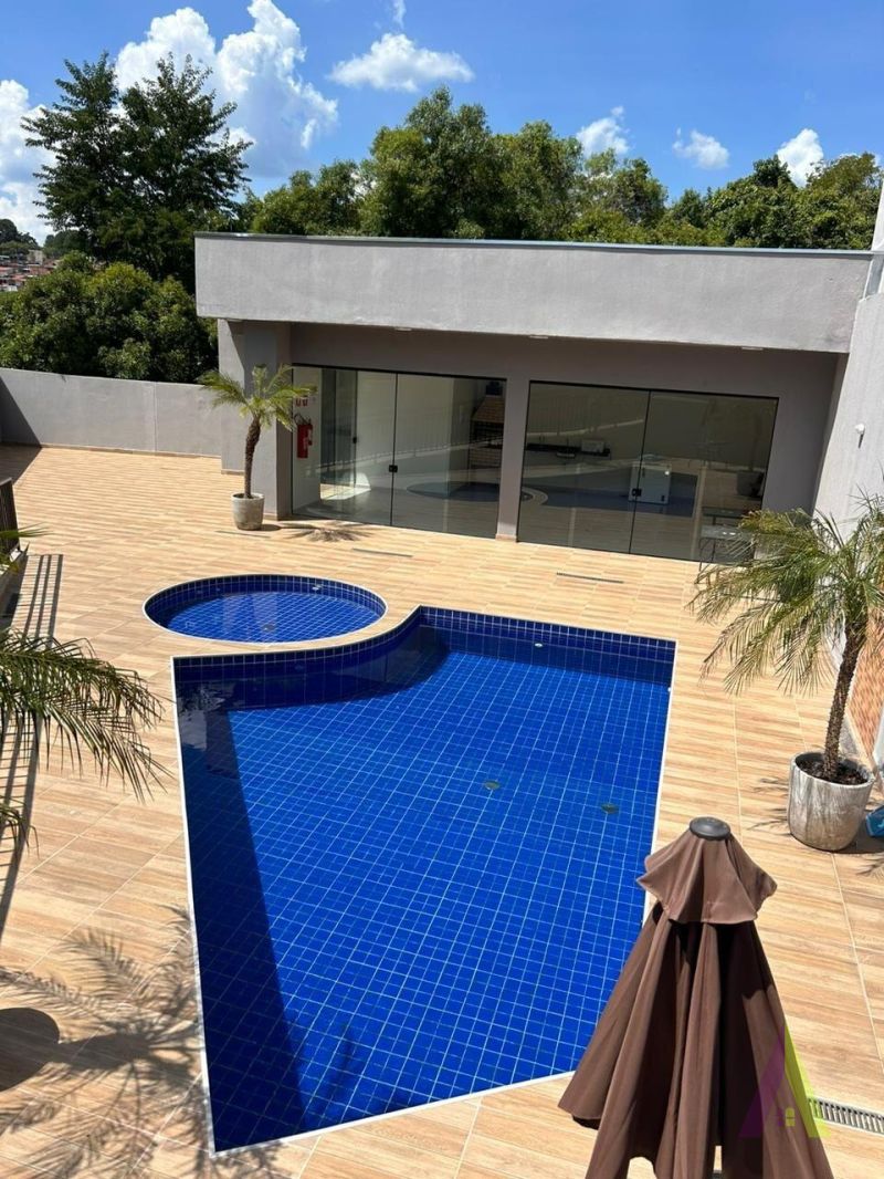 Sobrado Novo em Condomínio Fechado de São Roque! 