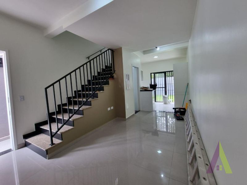 Sobrado Novo em Condomínio Fechado de São Roque! 