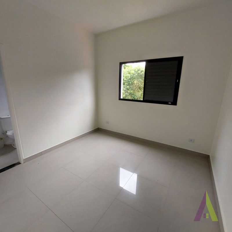 Sobrado Novo em Condomínio Fechado de São Roque! 