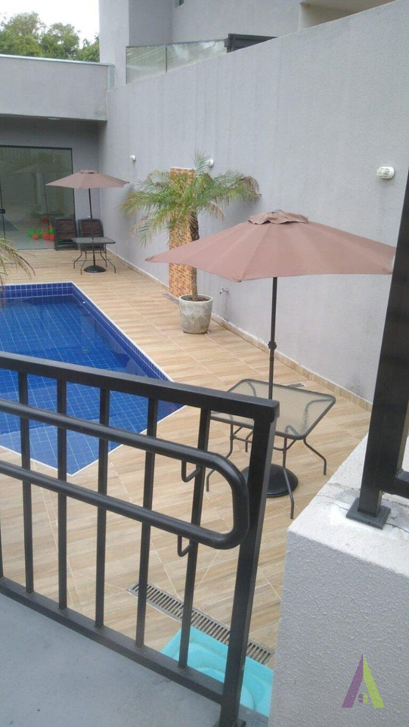 Sobrado Novo em Condomínio Fechado de São Roque! 