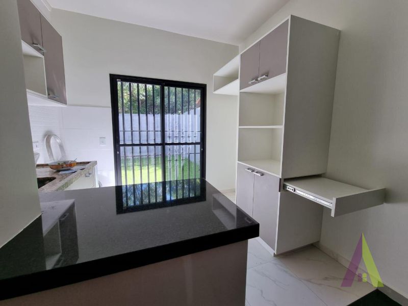 Sobrado Novo em Condomínio Fechado de São Roque! 