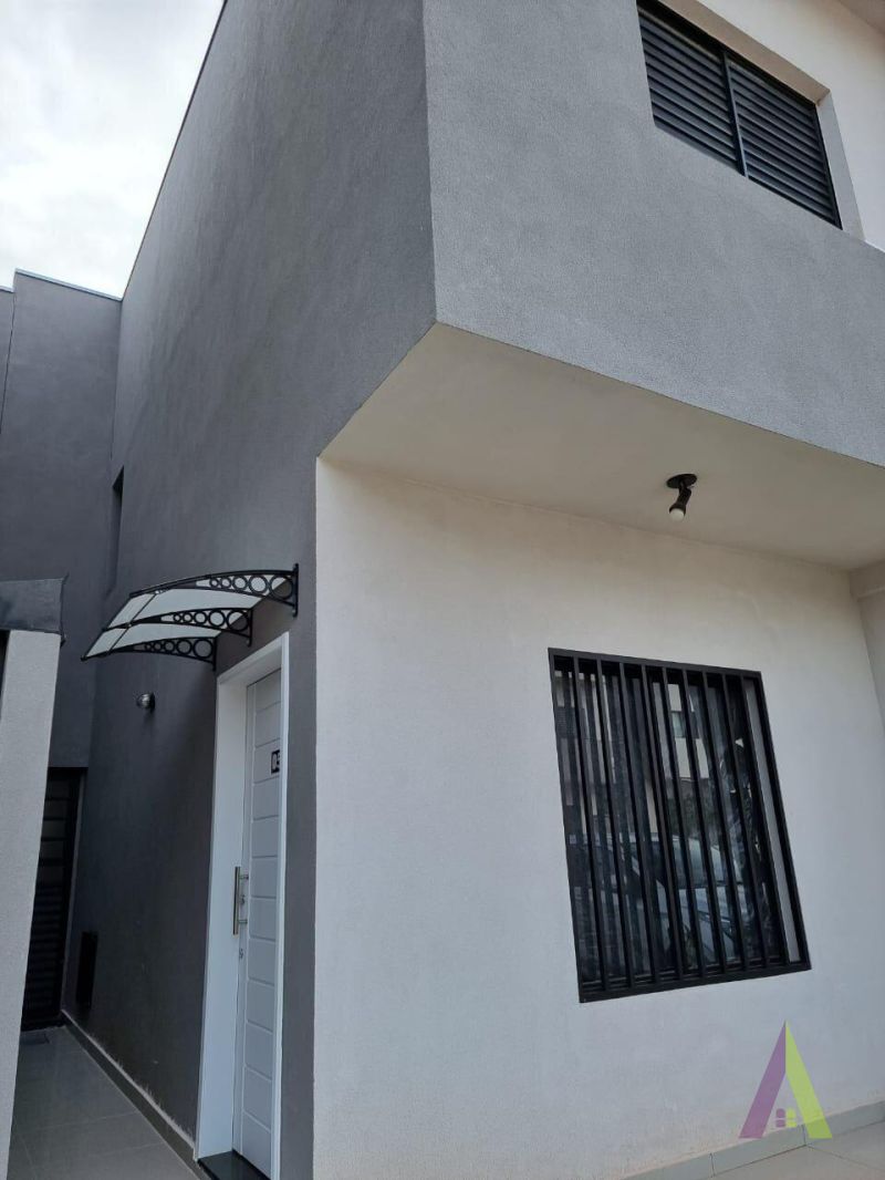 Sobrado Novo em Condomínio Fechado de São Roque! 