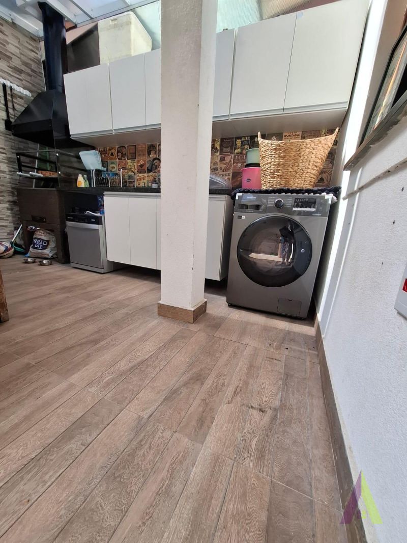 Sobrado em Condomínio Fechado em Cotia!