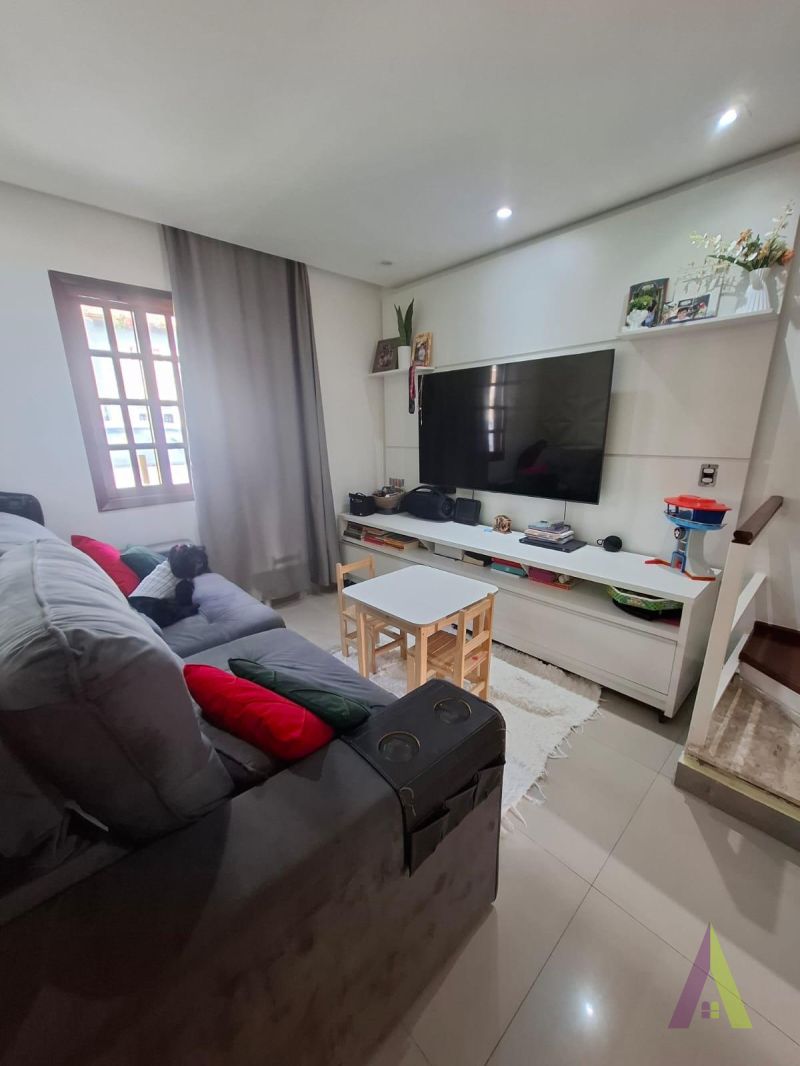 Sobrado em Condomínio Fechado em Cotia!