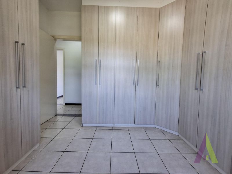 Casa de Alto Padrão em Condomínio com Lago em São Roque!