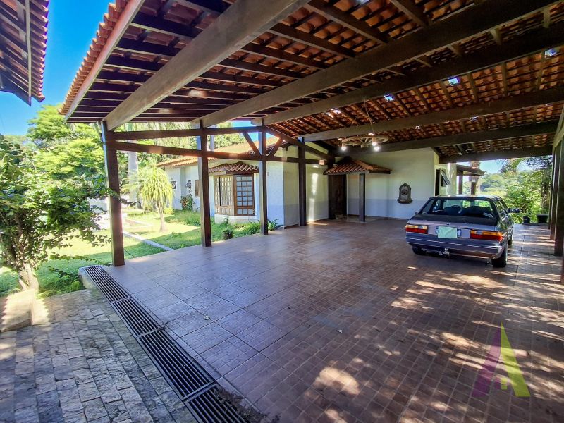 Casa de Alto Padrão em Condomínio com Lago em São Roque!