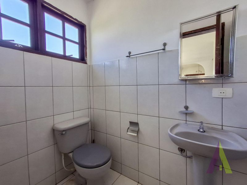 Casa de Alto Padrão em Condomínio com Lago em São Roque!