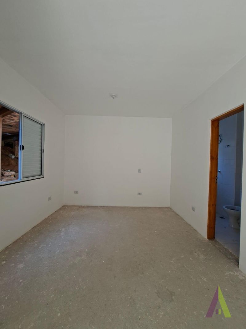 Kitnet no Centro de São Roque! 