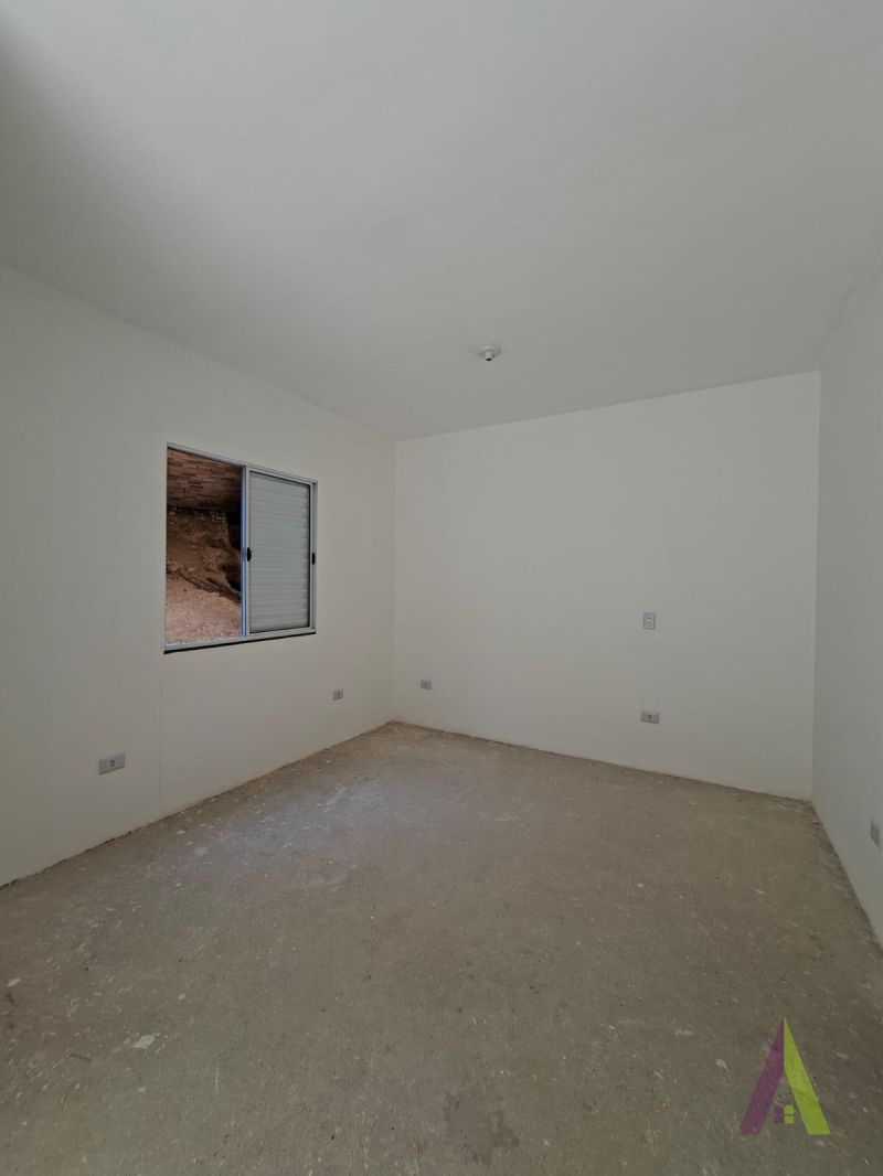 Kitnet no Centro de São Roque! 