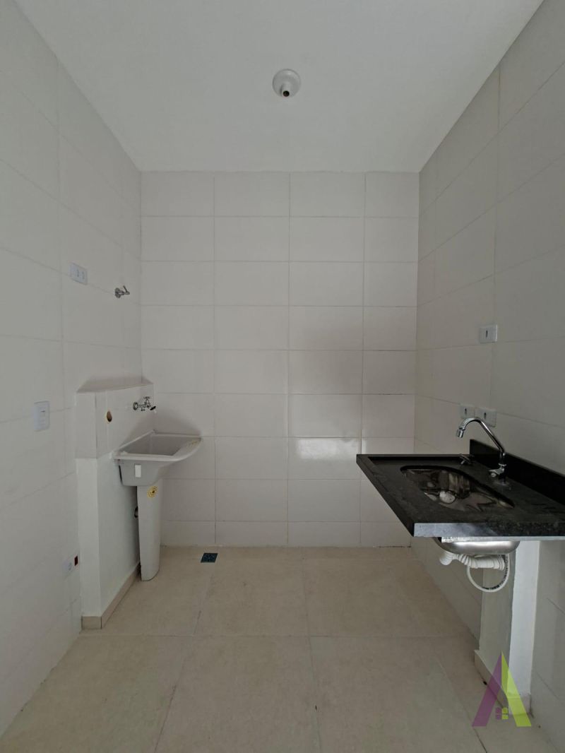 Kitnet no Centro de São Roque! 