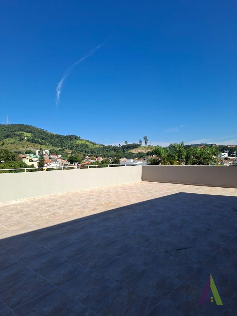 Kitnet no Centro de São Roque! 