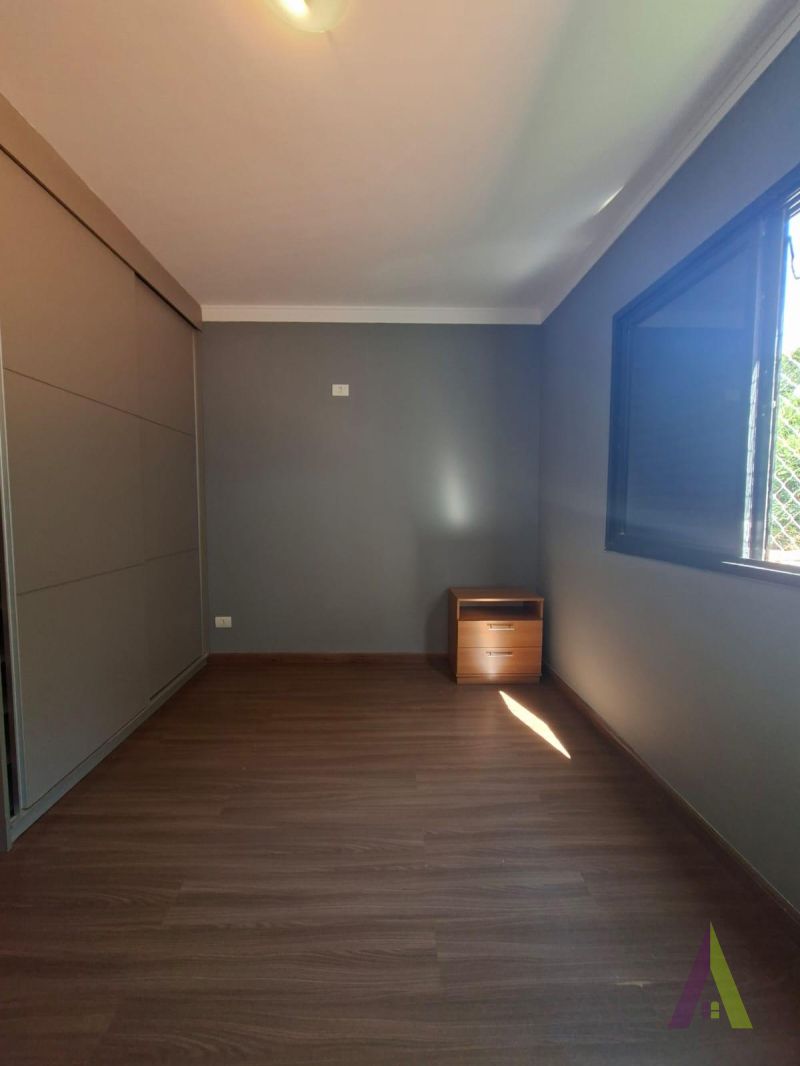 Casa em Condomínio Fechado com Área Gourmet em São Roque!