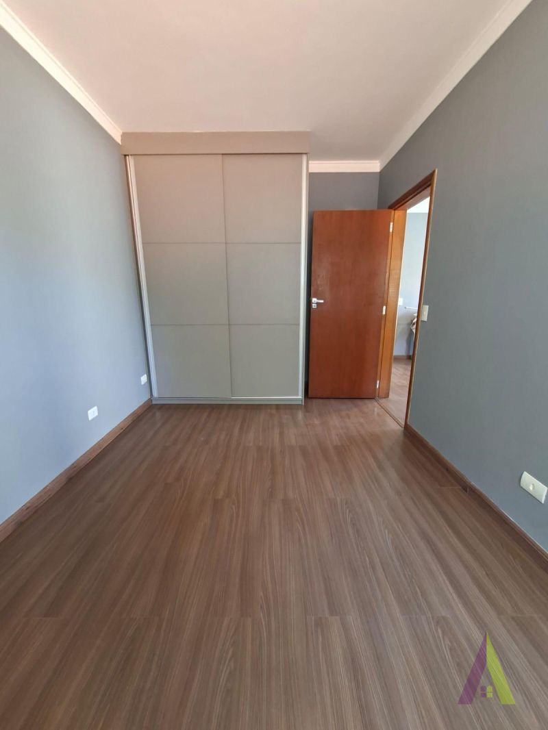 Casa em Condomínio Fechado com Área Gourmet em São Roque!