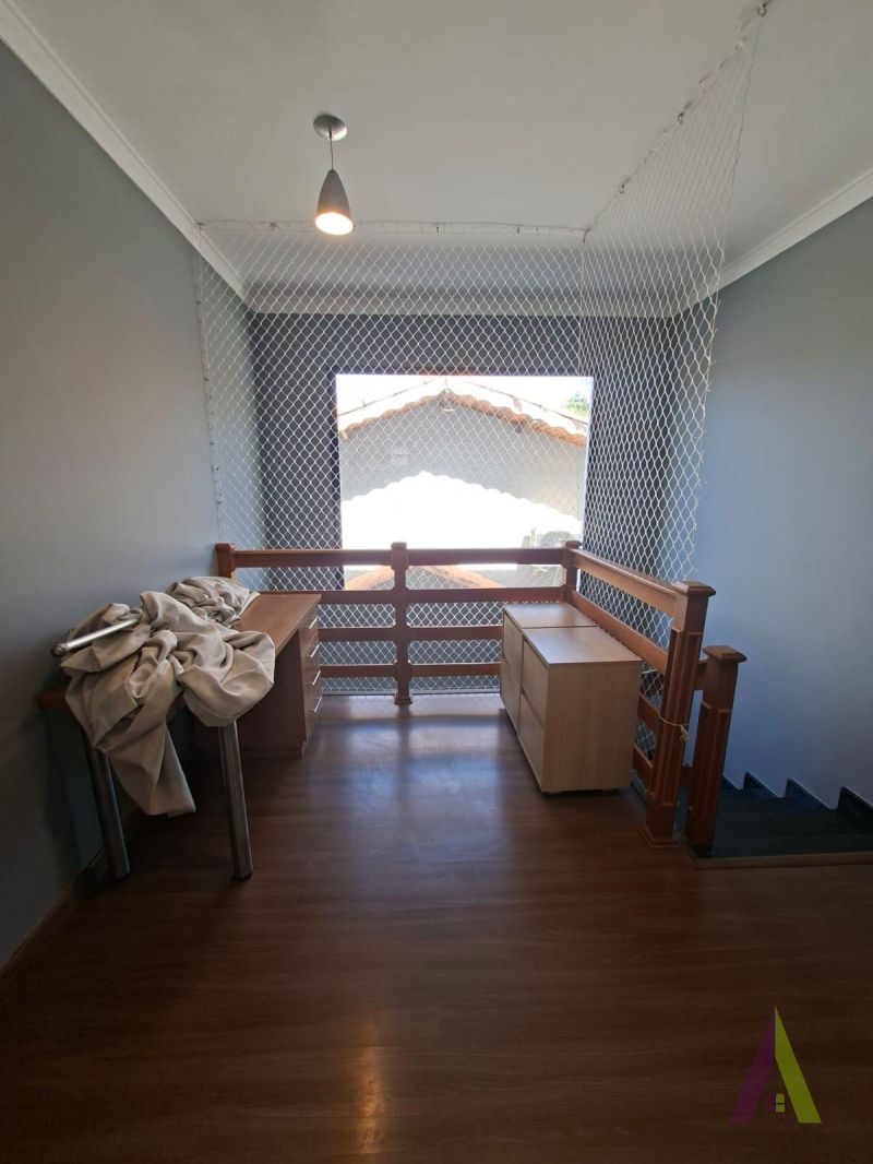 Casa em Condomínio Fechado com Área Gourmet em São Roque!