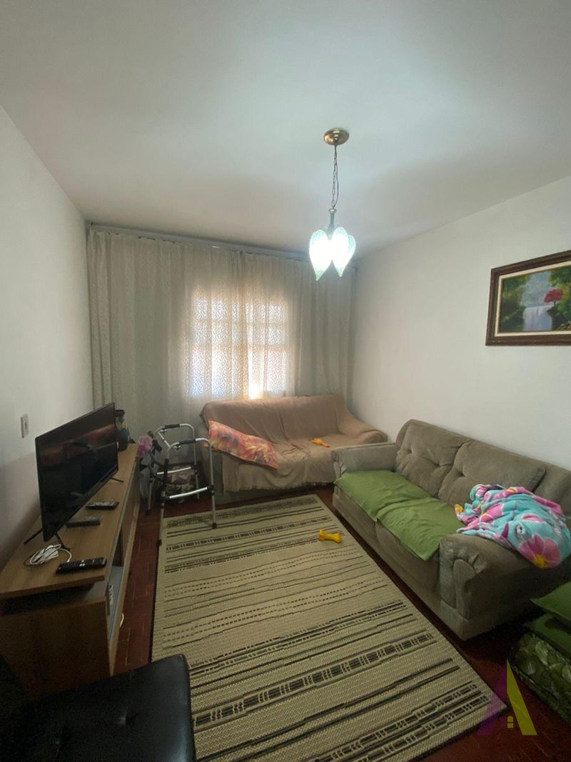 Sobrado Próximo ao Centro de São Roque!