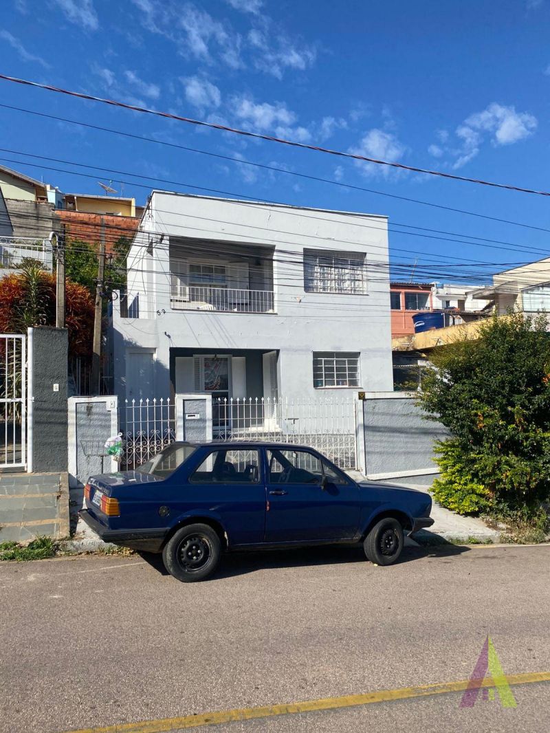 Sobrado Próximo ao Centro de São Roque!