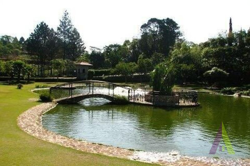 Dois Lotes em Condomínio de Alto Padrão em São Roque!