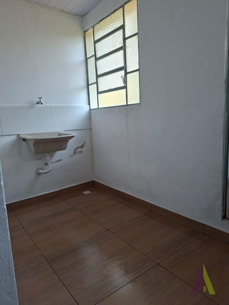 Casa Térrea Próximo ao Centro de São Roque!  