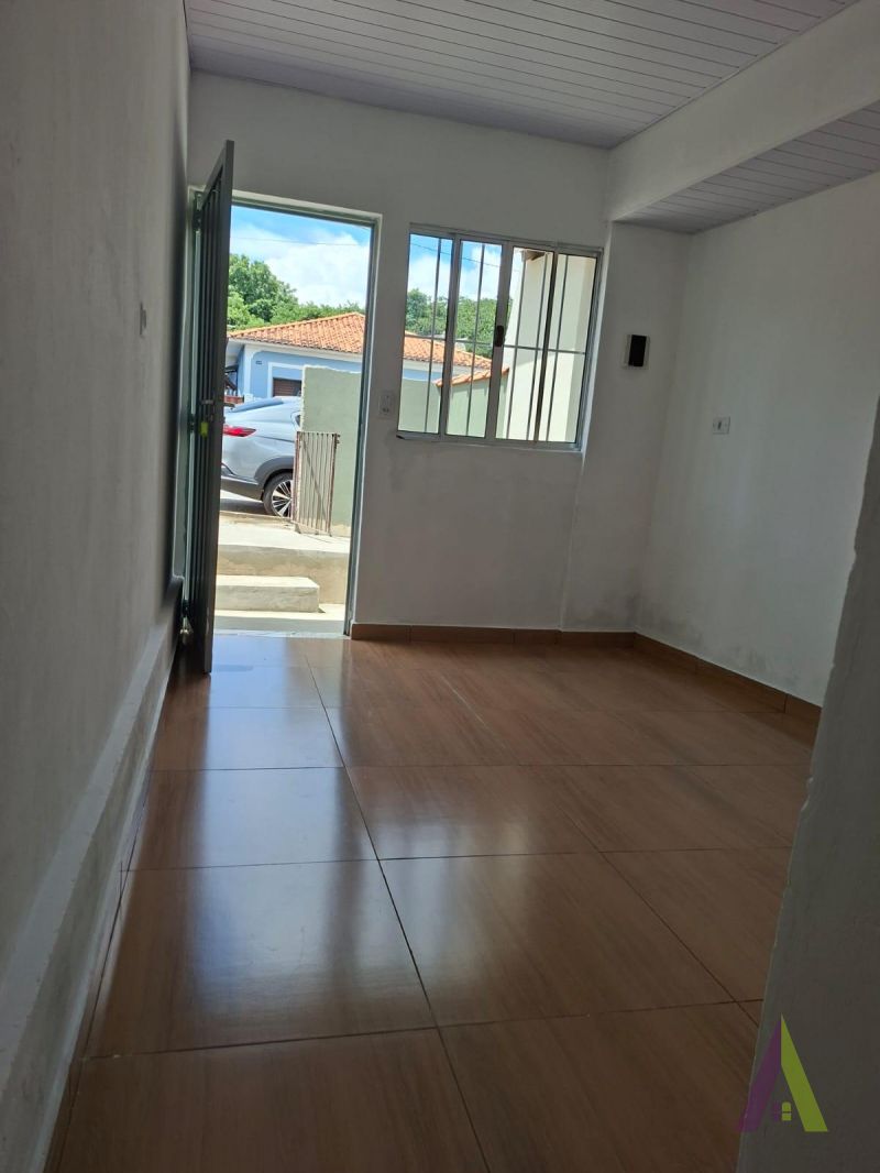 Casa Térrea Próximo ao Centro de São Roque!  