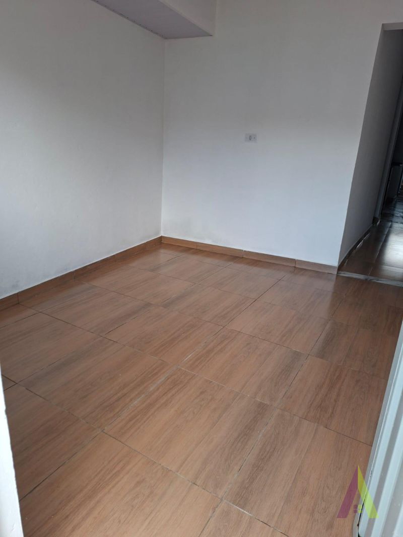 Casa Térrea Próximo ao Centro de São Roque!  