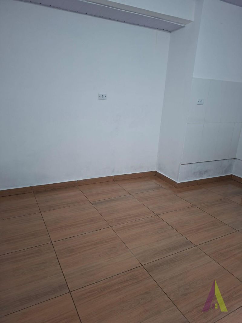 Casa Térrea Próximo ao Centro de São Roque!  