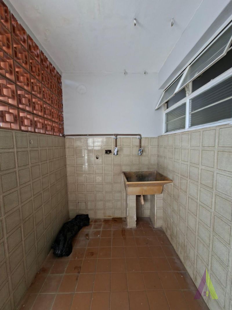Casa Térrea no Centro De São Roque!