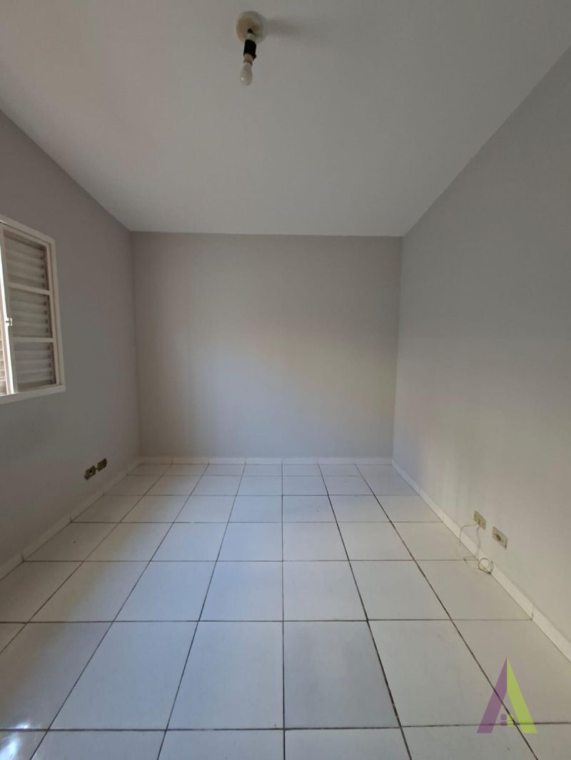 Casa Térrea no Centro De São Roque!