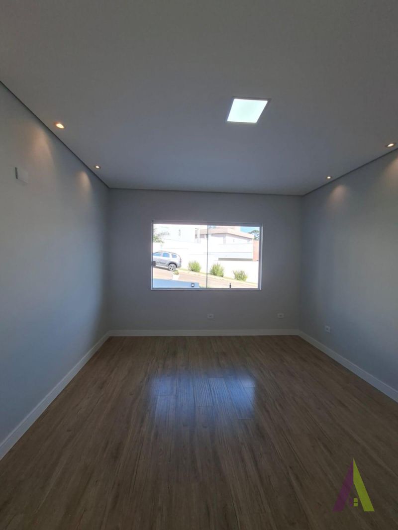Casa em Condomínio Fechado de São Roque!