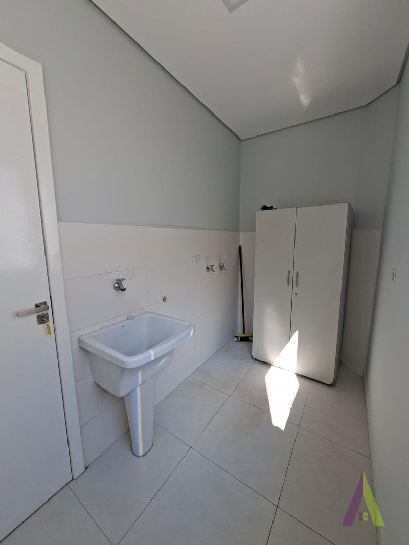 Casa em Condomínio Fechado de São Roque!