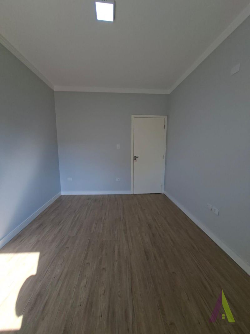Casa em Condomínio Fechado de São Roque!