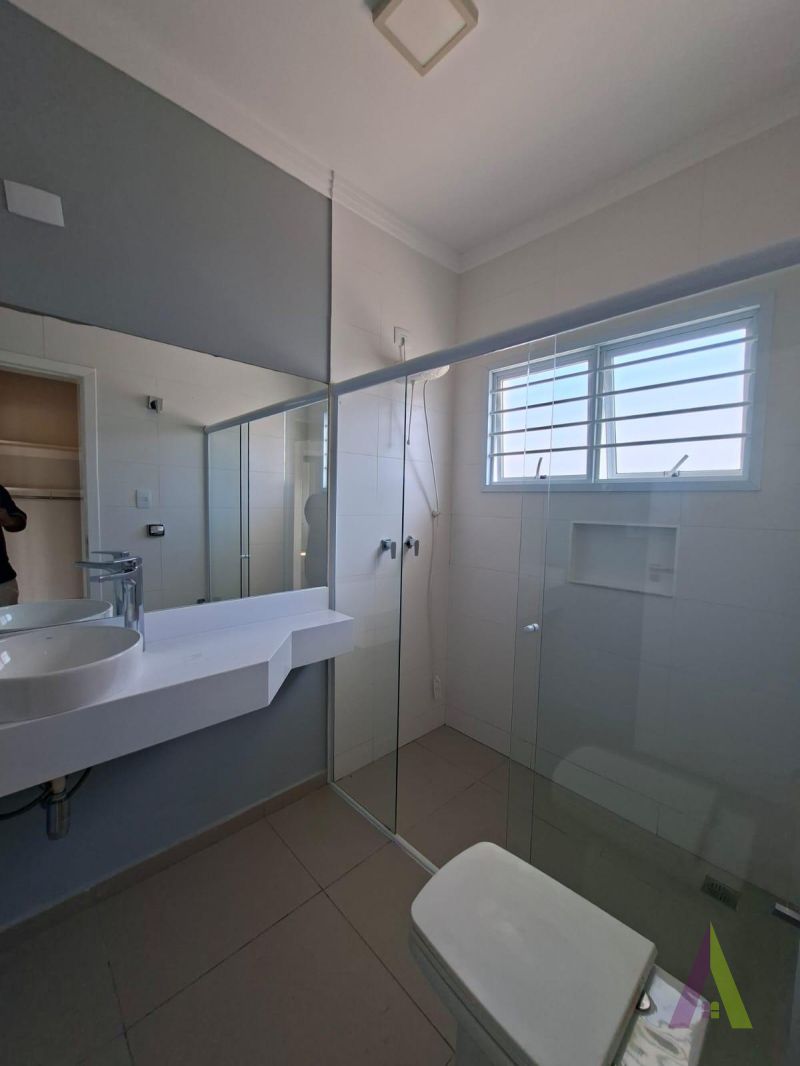 Casa em Condomínio Fechado de São Roque!