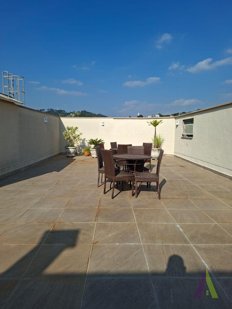 Apartamento no Centro de São Roque!
