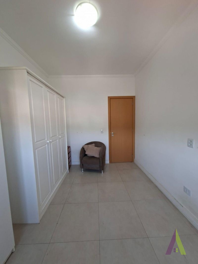 Apartamento no Centro de São Roque!