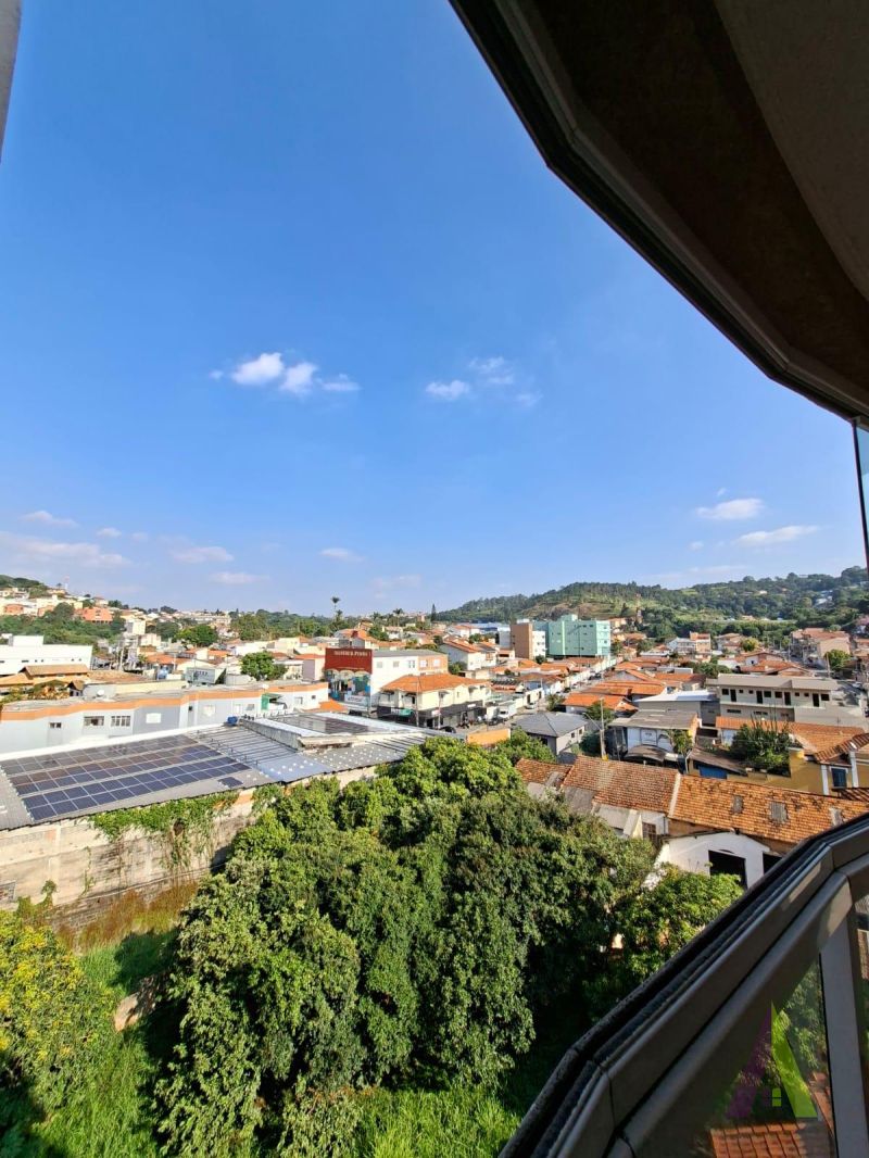 Apartamento no Centro de São Roque!