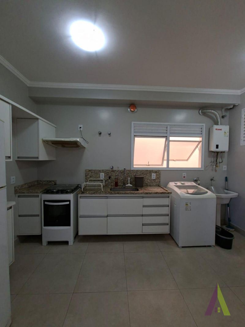 Apartamento no Centro de São Roque!