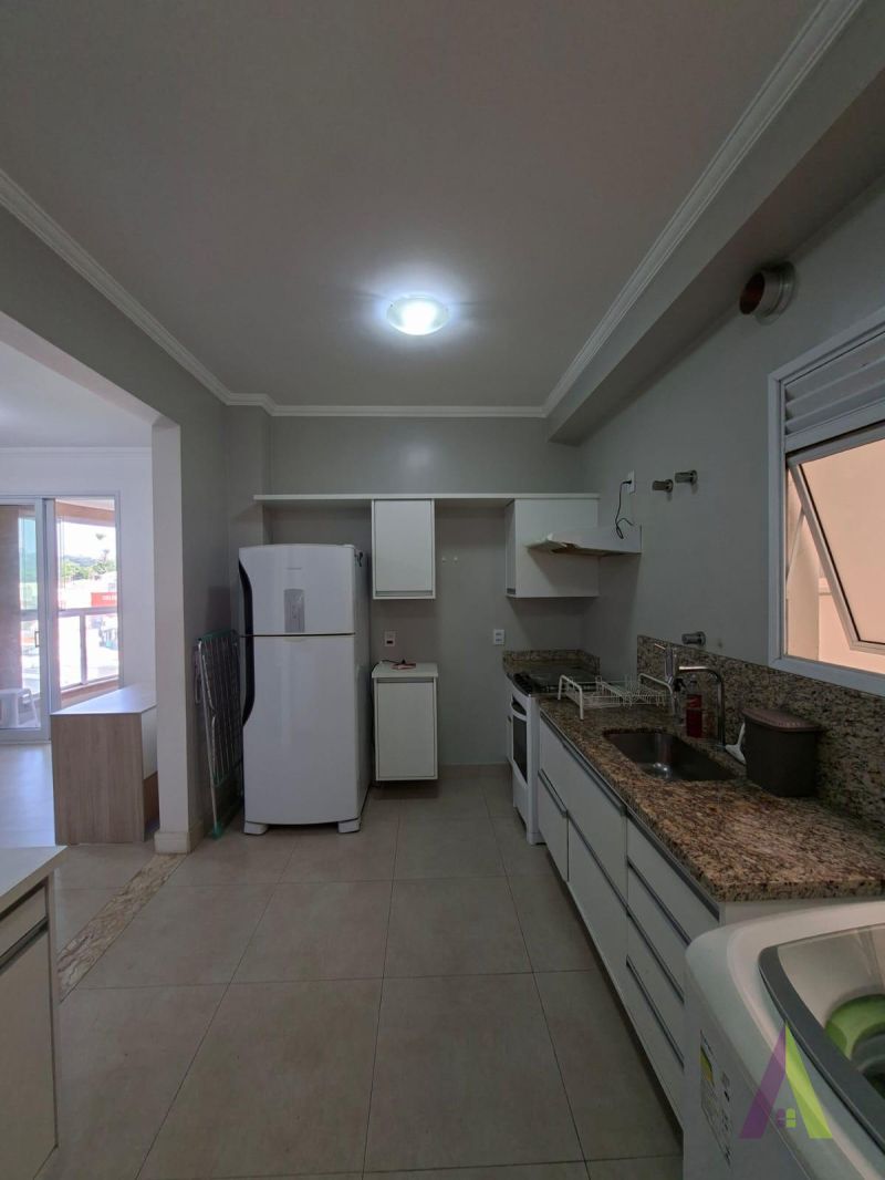 Apartamento no Centro de São Roque!