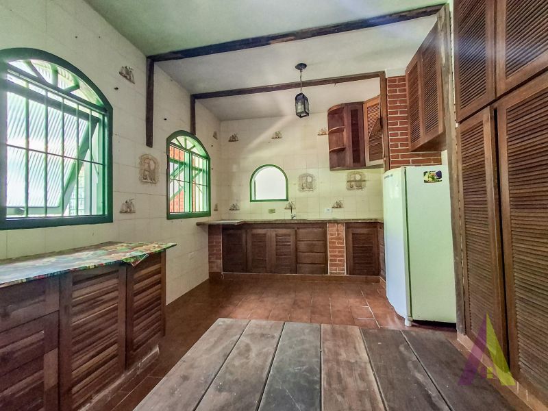 Chácara em condomino com arquitetura única em São Roque!