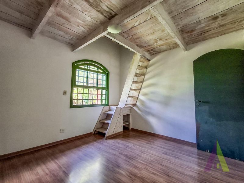 Chácara em condomino com arquitetura única em São Roque!