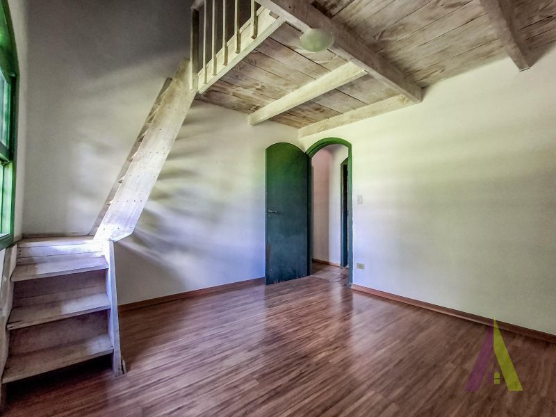 Chácara em condomino com arquitetura única em São Roque!