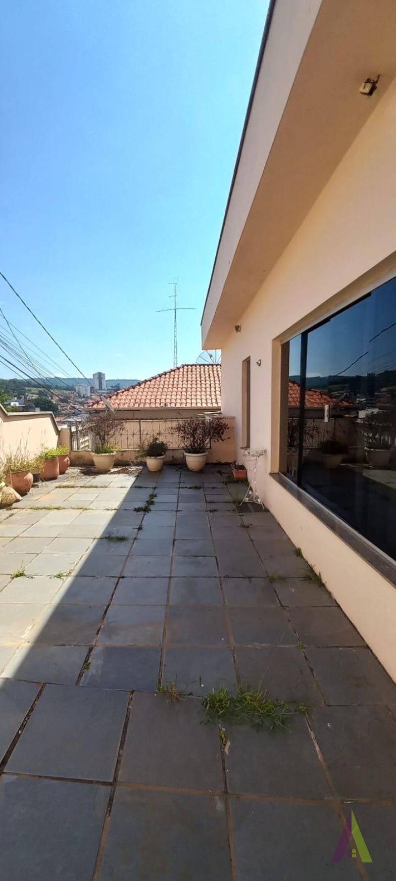 Casa Térrea no  Centro de São Roque!
