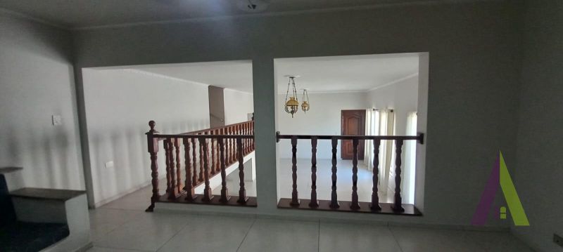 Casa Térrea no  Centro de São Roque!