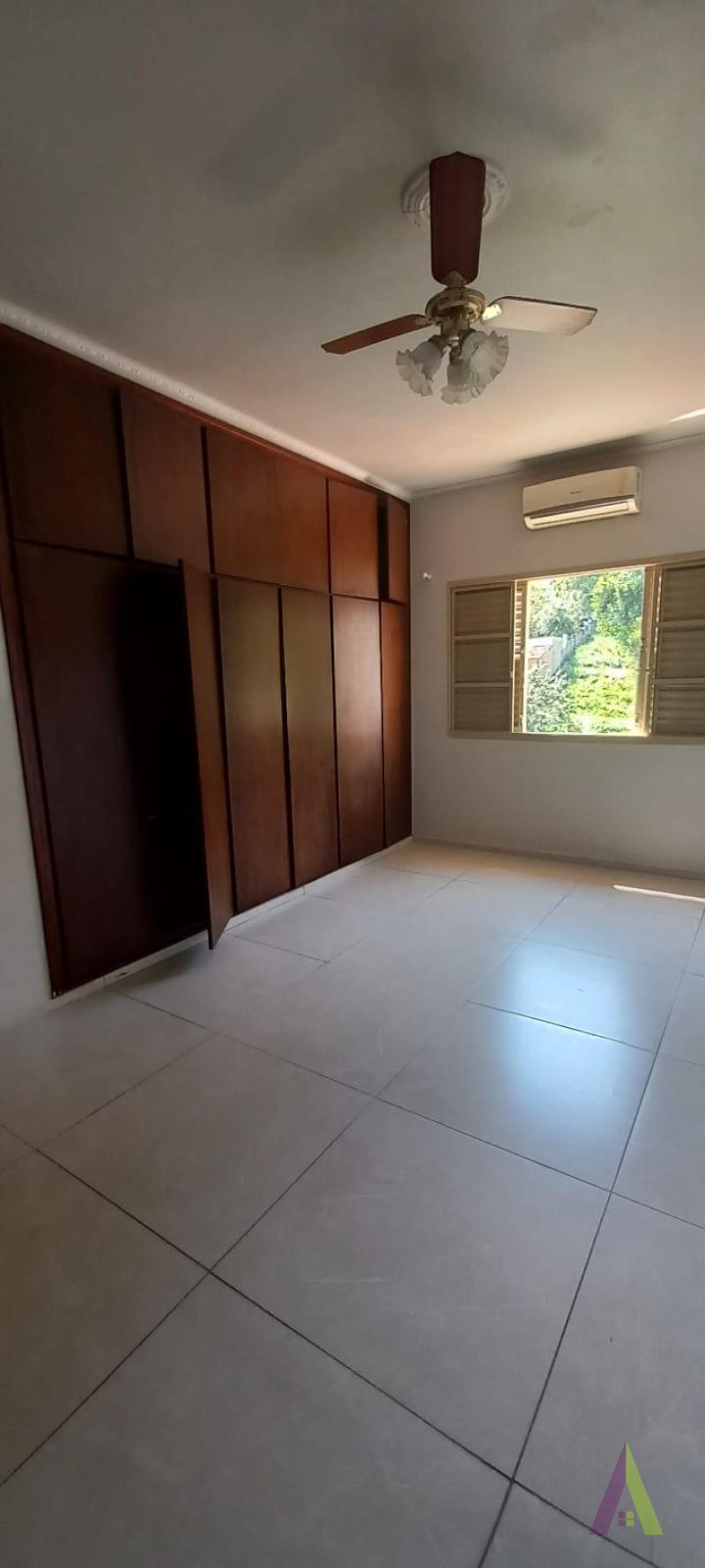Casa Térrea no  Centro de São Roque!