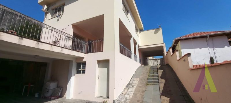 Casa Térrea no  Centro de São Roque!