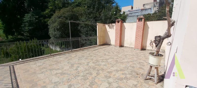 Casa Térrea no  Centro de São Roque!