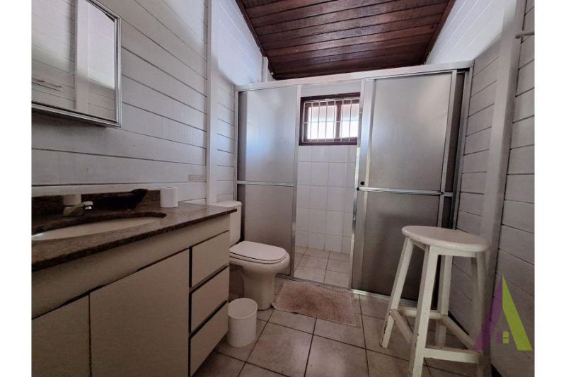 Sitio a venda próximo a cidade e rodeado de muito verde em São Roque!