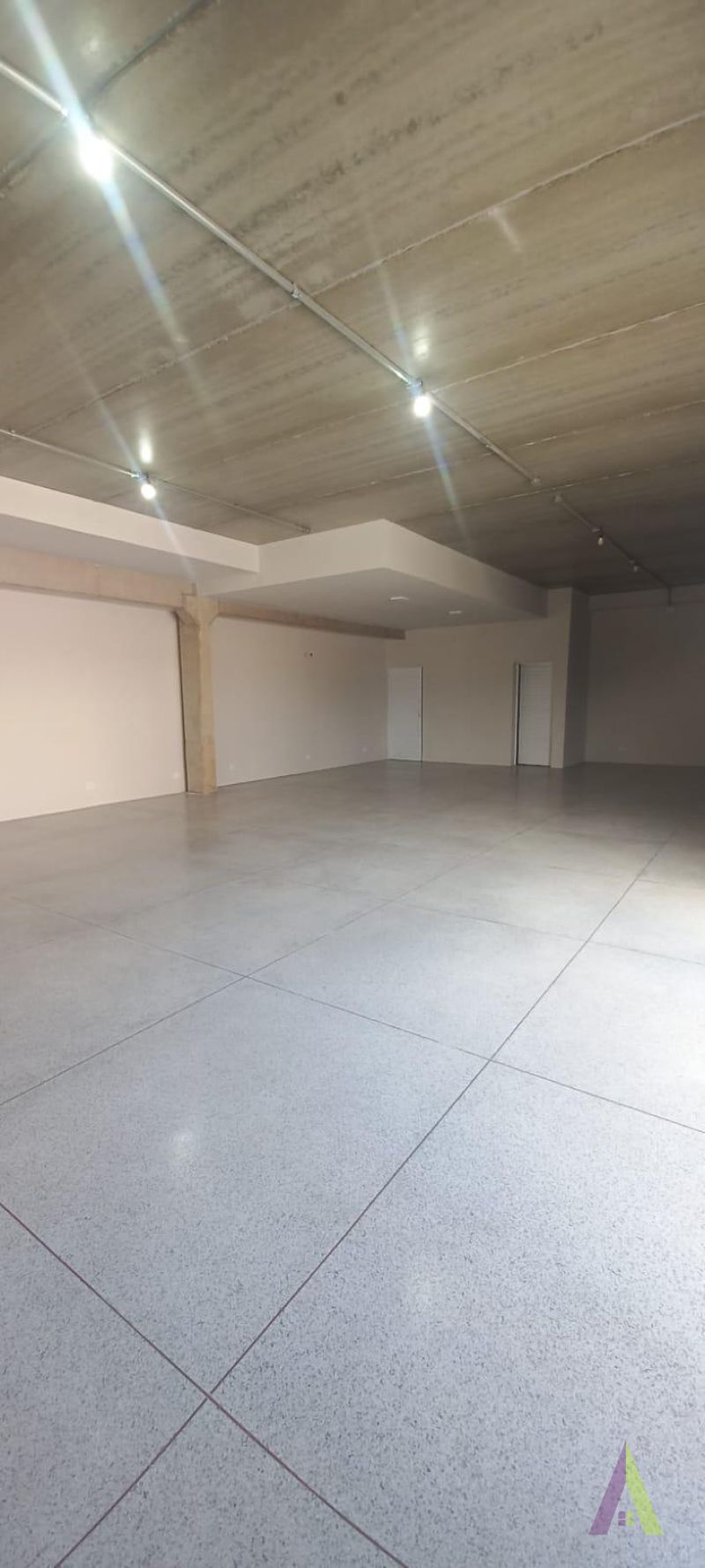 Sala Comercial em São Roque!