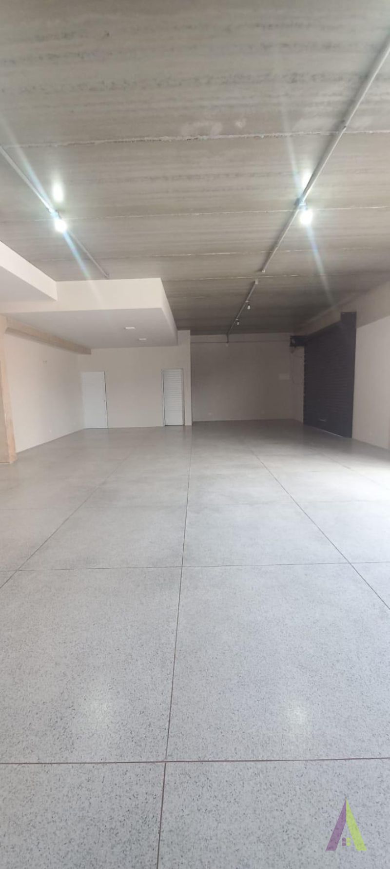 Sala Comercial em São Roque!